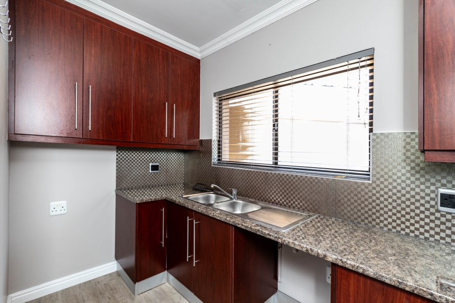 6 Bedroom Property for Sale in Dorchester Heights Eastern Cape